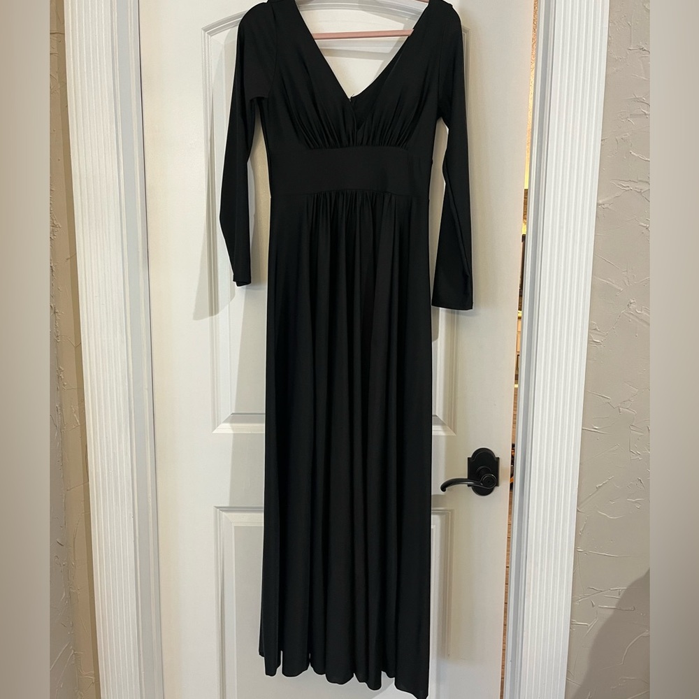 Elegant black maxi dress